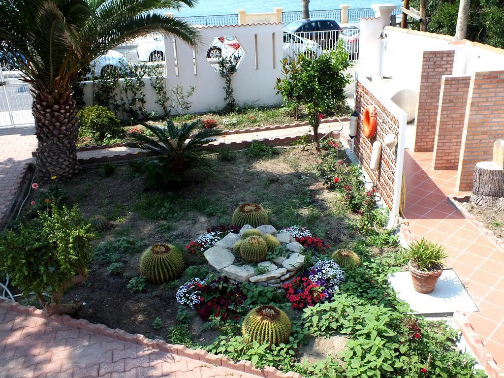 B&B Villa Sul Mare Меліто-ді-Порто-Сальво Екстер'єр фото