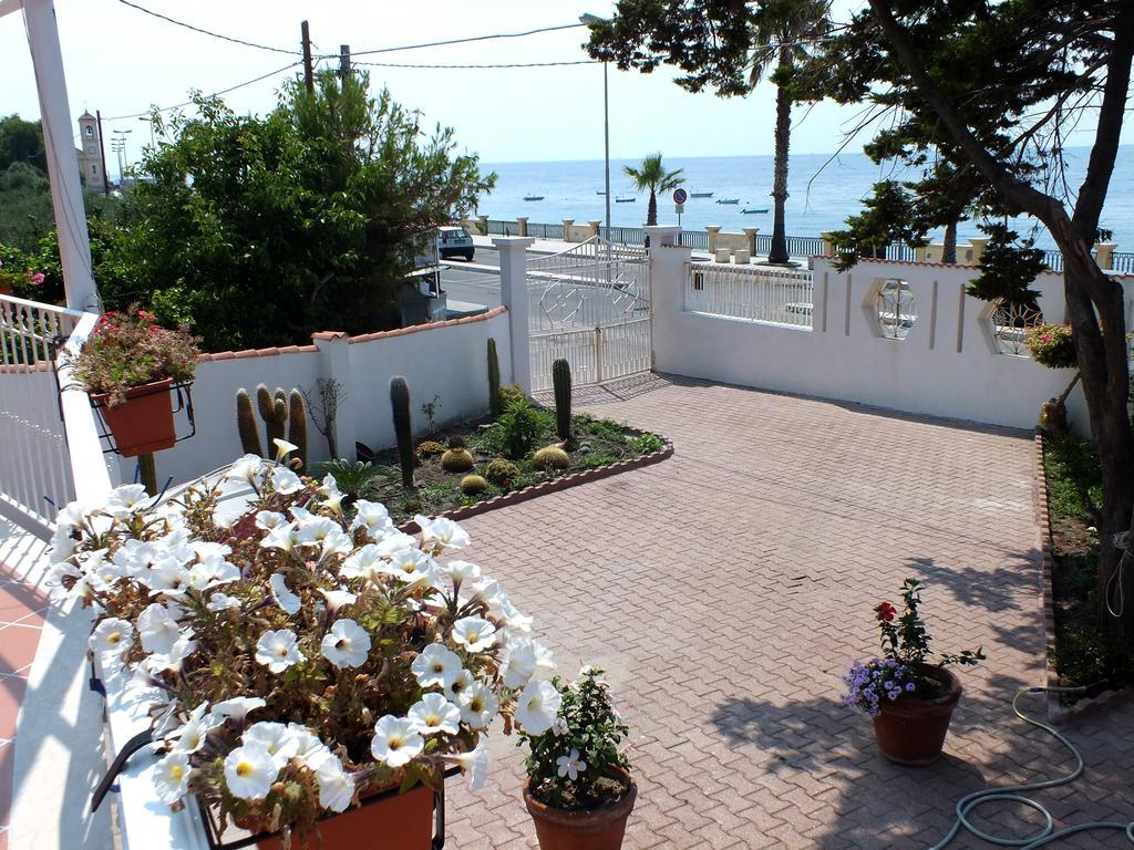 B&B Villa Sul Mare Меліто-ді-Порто-Сальво Екстер'єр фото