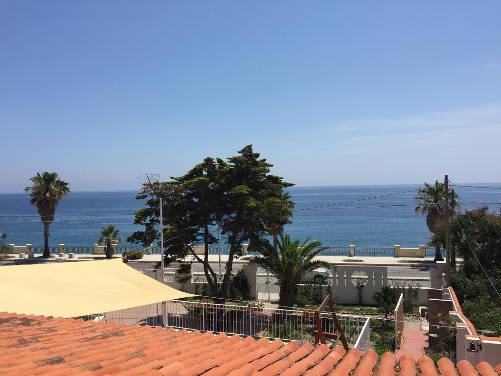 B&B Villa Sul Mare Меліто-ді-Порто-Сальво Екстер'єр фото