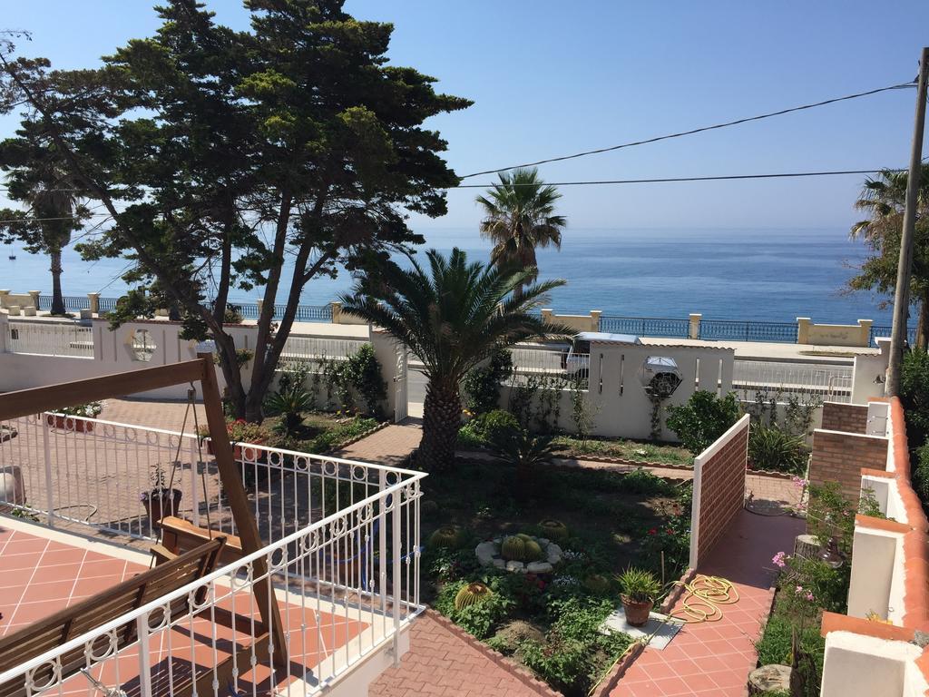 B&B Villa Sul Mare Меліто-ді-Порто-Сальво Екстер'єр фото