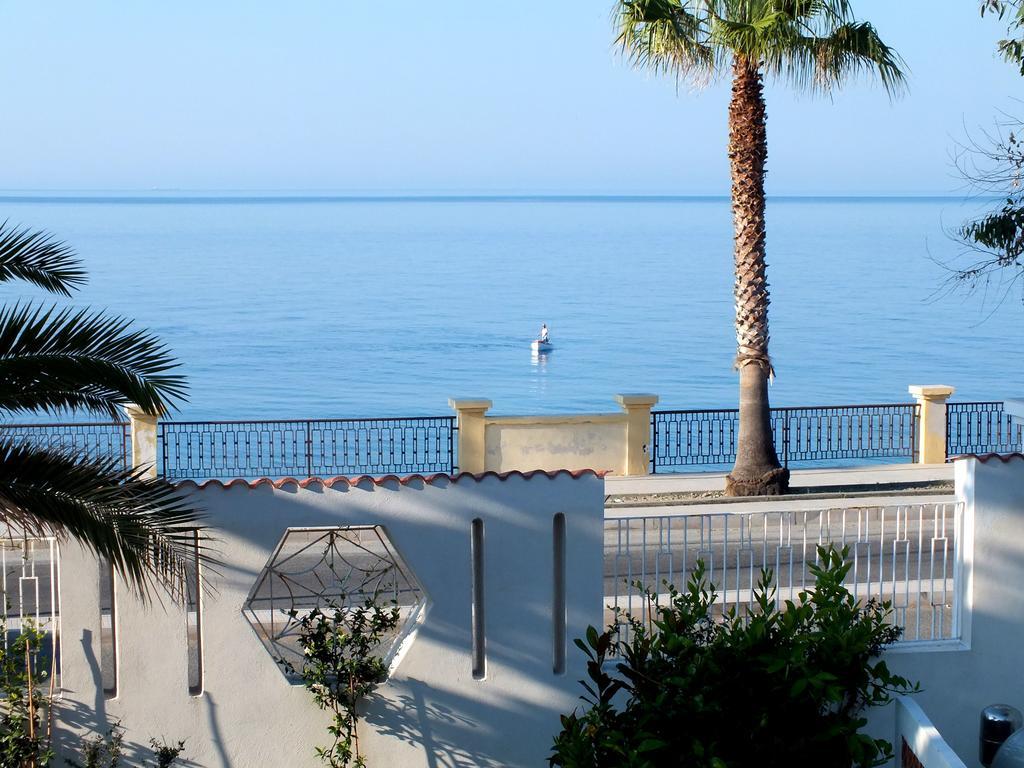 B&B Villa Sul Mare Меліто-ді-Порто-Сальво Екстер'єр фото